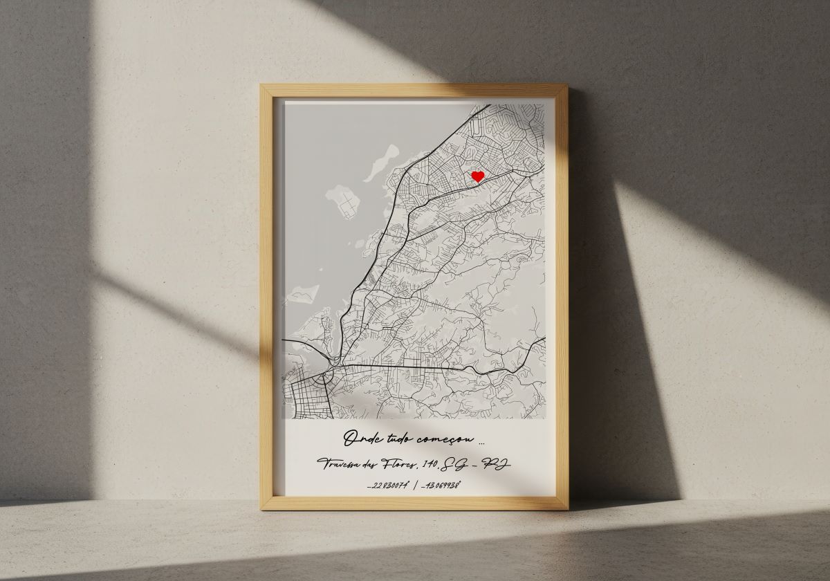 Quadro de mapa personalizado com moldura de madeira natural e personalização de frase - Artmaps